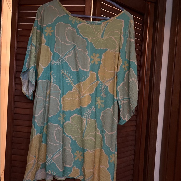 Simply Sister Tops - Floral Breeze Women's Tunic - Teal and Yellow